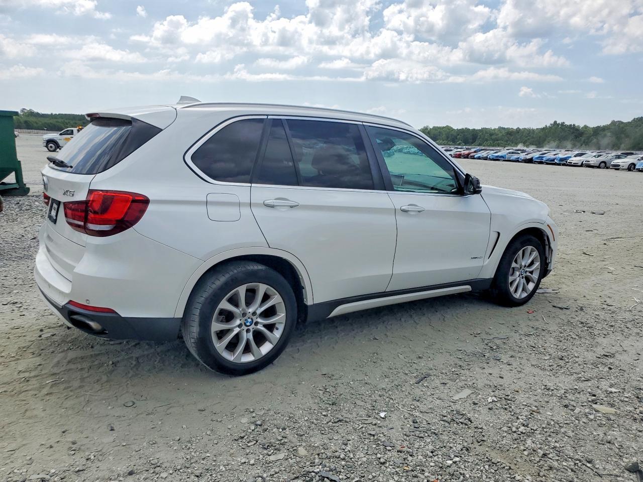 2015 BMW X5 xDrive50I - zdjęcie 3