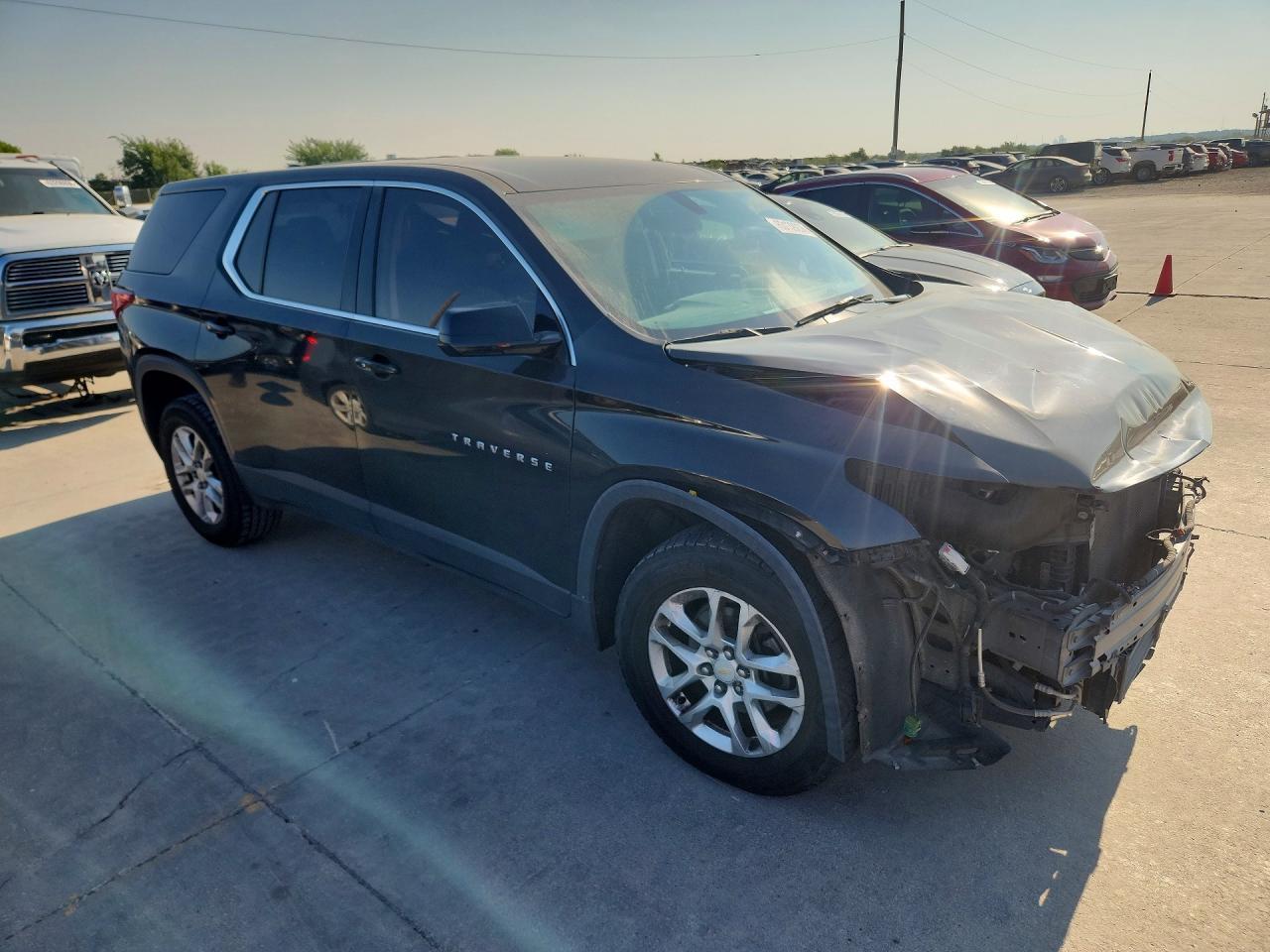 2019 Chevrolet Traverse Ls - zdjęcie 4