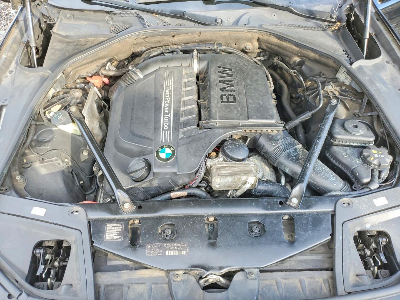 2014 BMW Seria 5 535i - zdjęcie 11