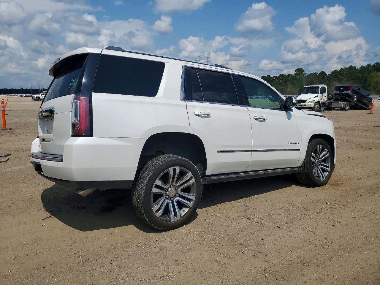 2019 GMC Yukon Denali - zdjęcie 3