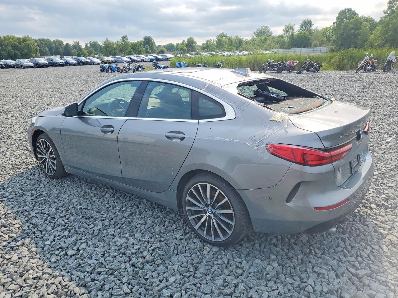 2022 BMW Seria 2 228i - zdjęcie 2
