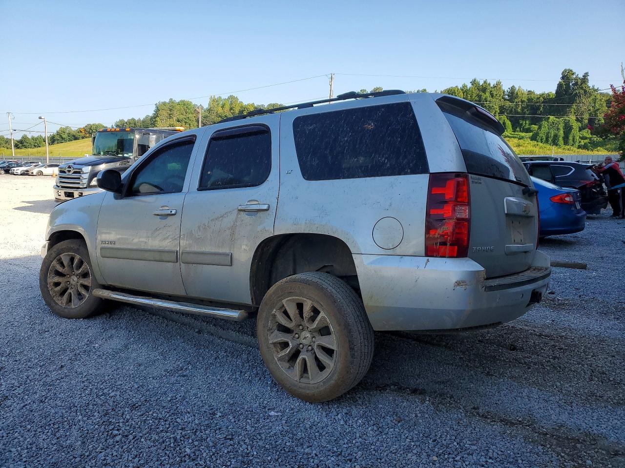 2013 Chevrolet Tahoe C1500 Lt - zdjęcie 2