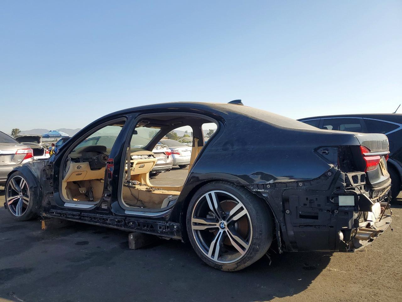 2019 BMW 750 I - zdjęcie 2