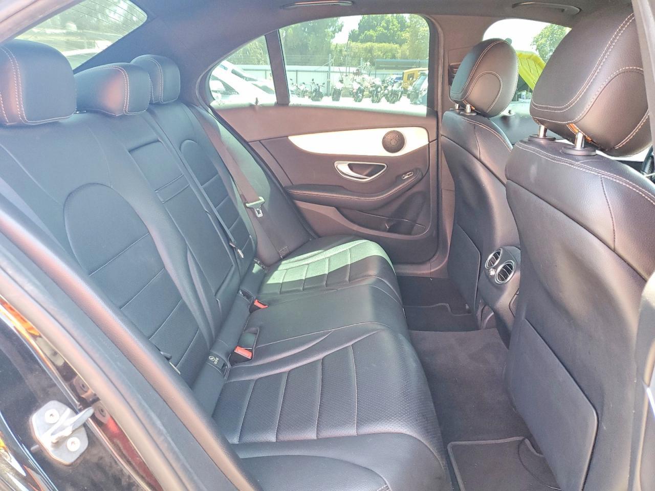 2019 Mercedes-Benz C 300 - zdjęcie 10