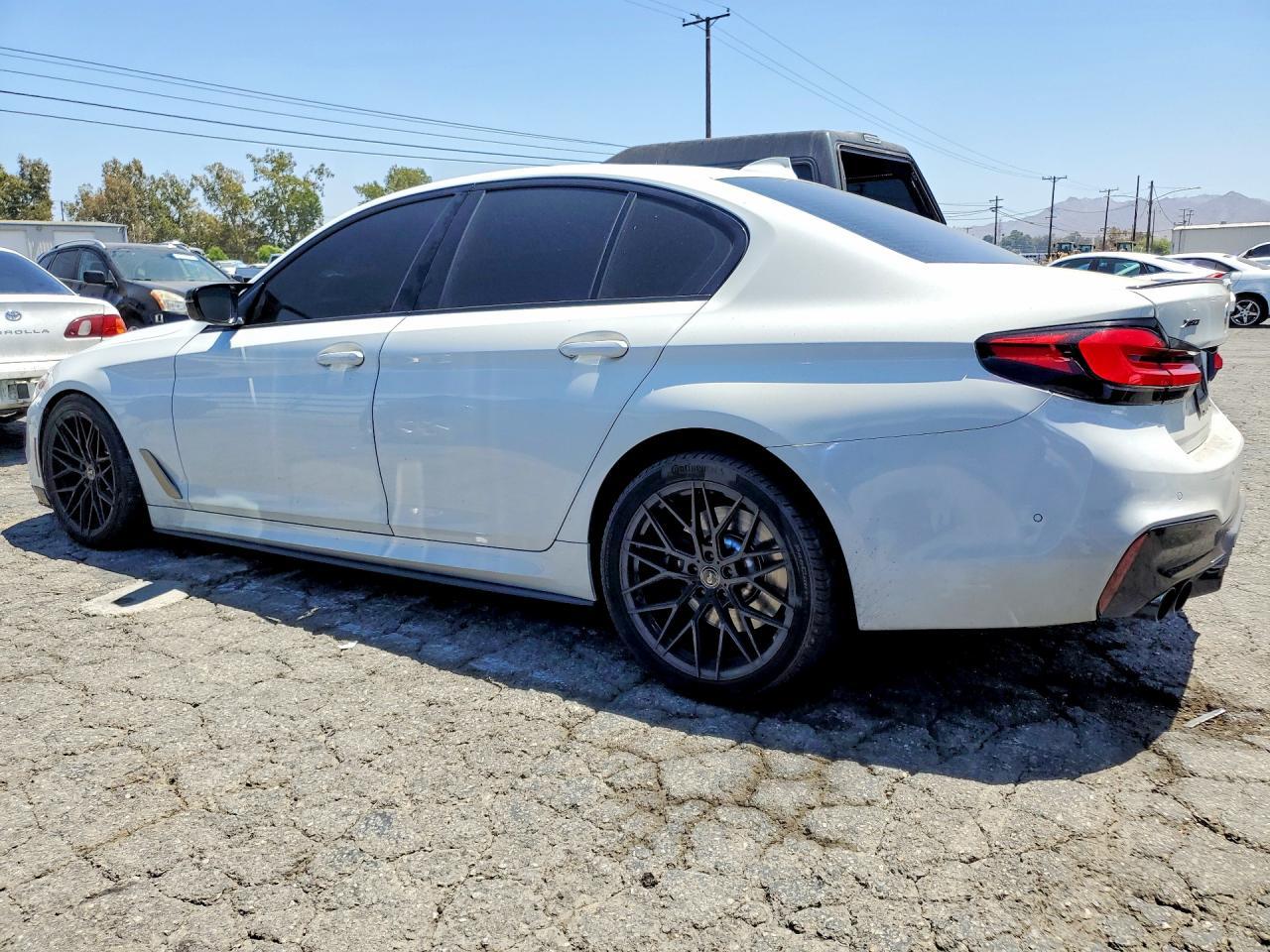 2019 BMW M550Xi - zdjęcie 2
