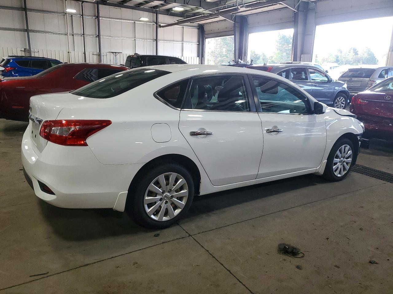 2019 Nissan Sentra S - zdjęcie 3