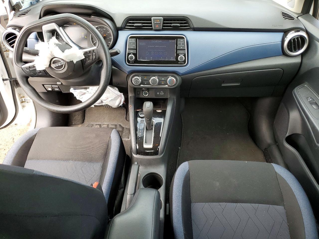 2025 Nissan Versa Sv - zdjęcie 8