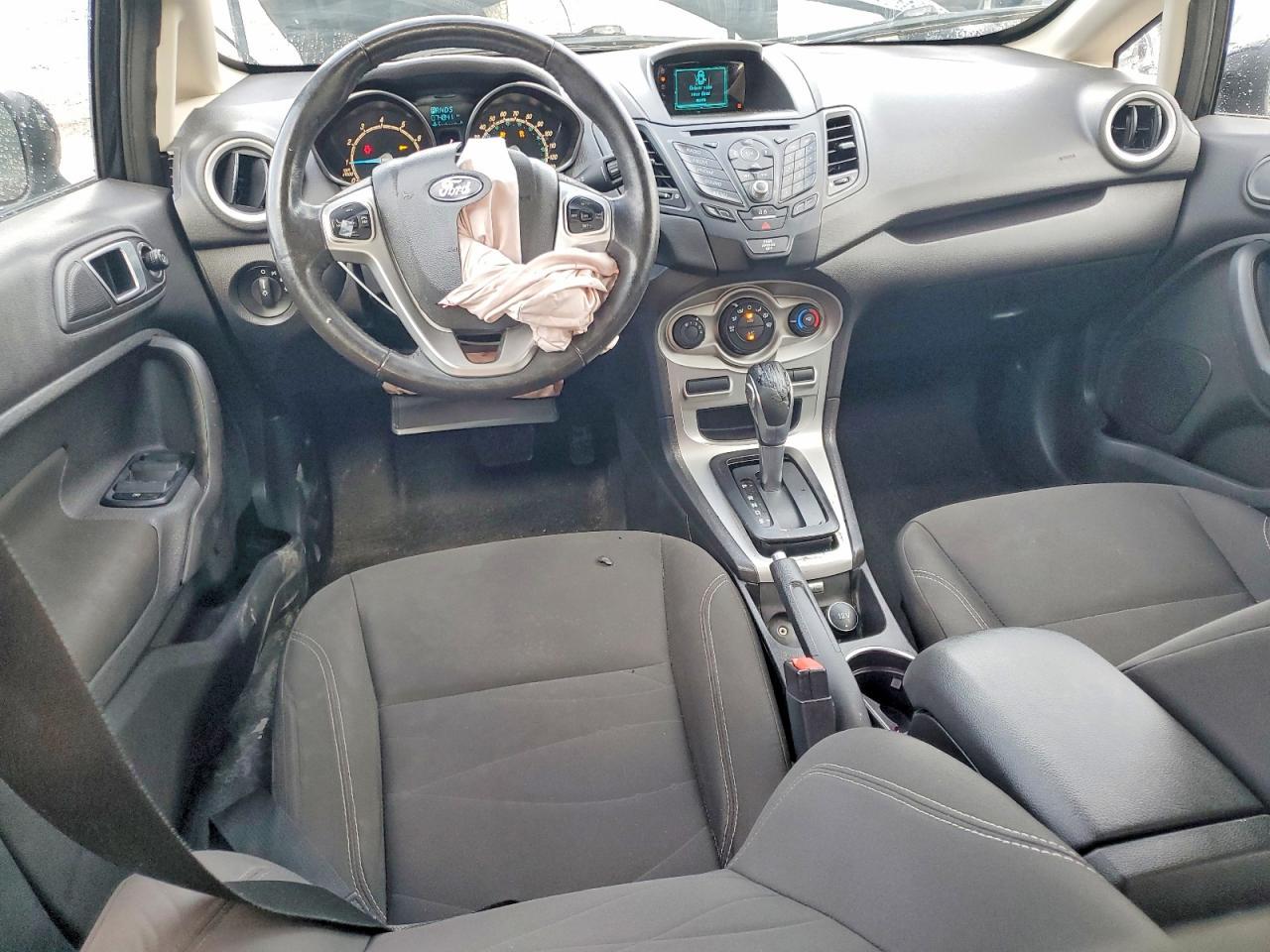 2016 Ford Fiesta Se - zdjęcie 8