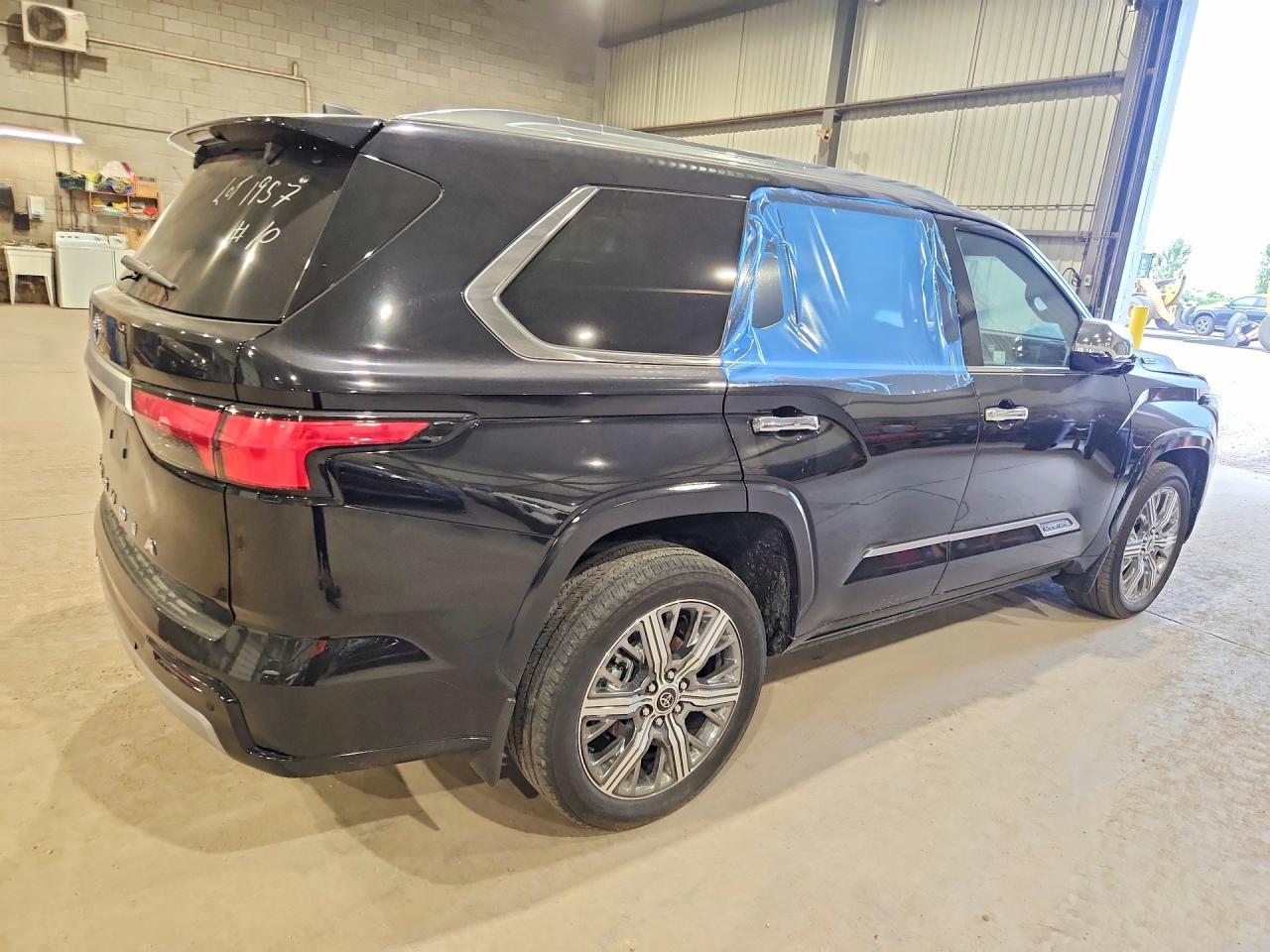 2024 Toyota Sequoia Capstone - zdjęcie 3