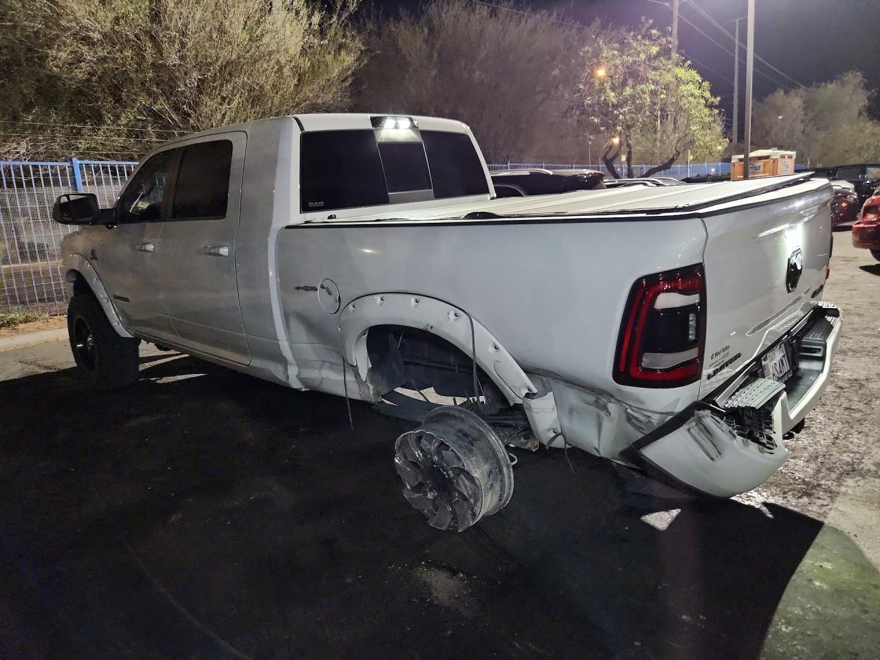 2022 Ram 3500 Limited - zdjęcie 2