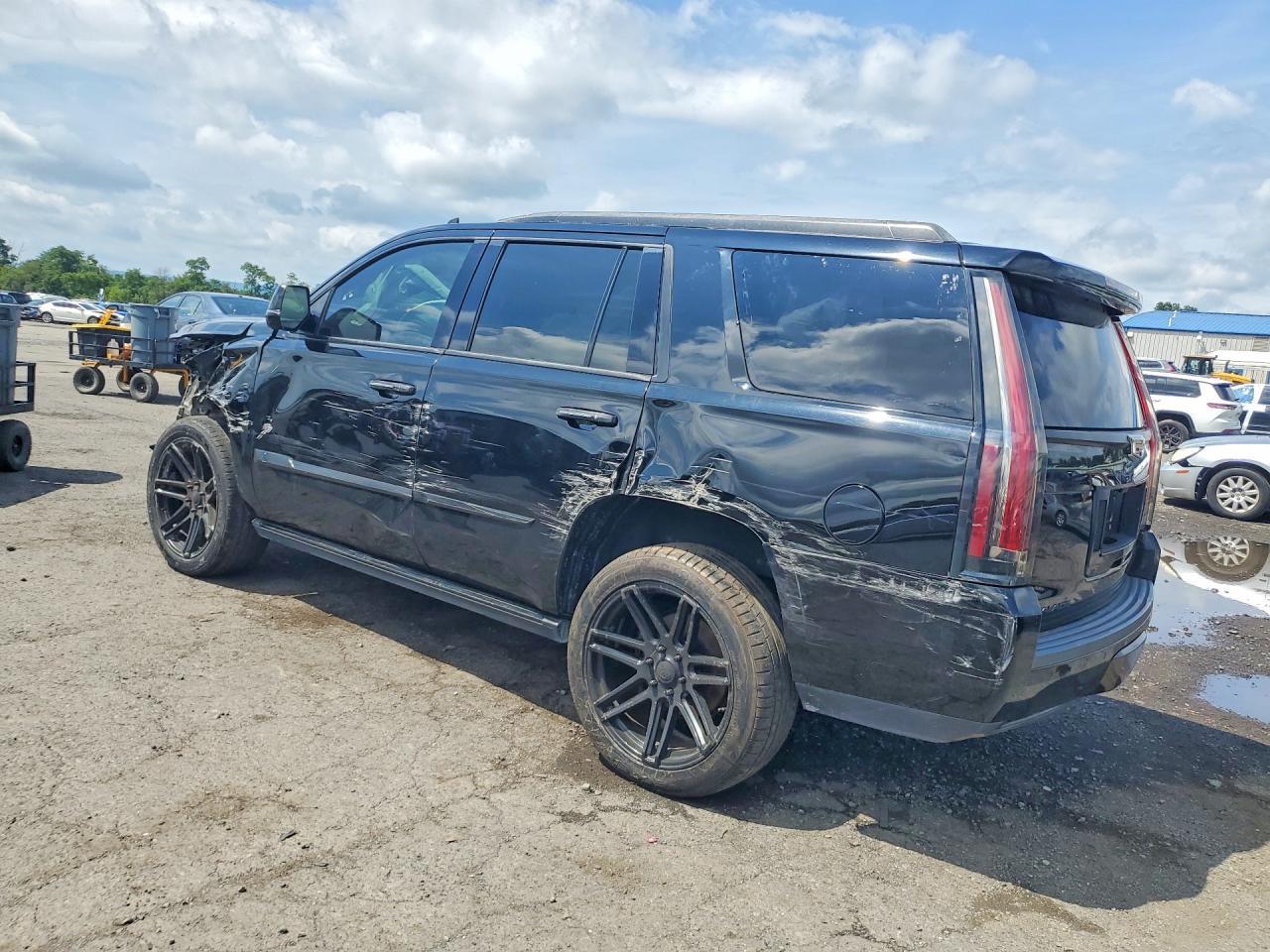 2020 Cadillac Escalade Platinum - zdjęcie 2