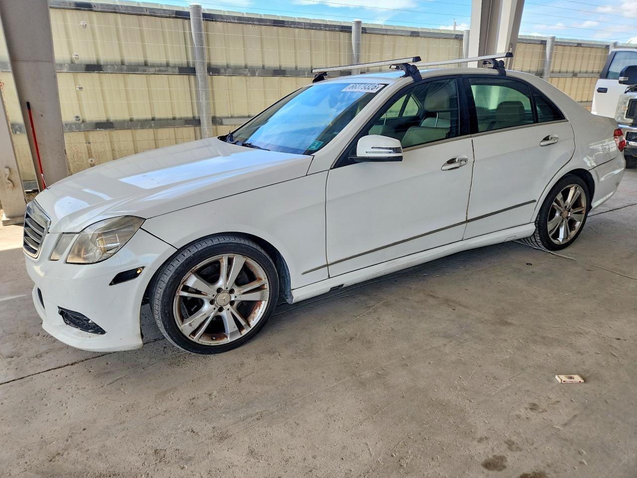 2013 Mercedes-Benz E 350 - zdjęcie główne