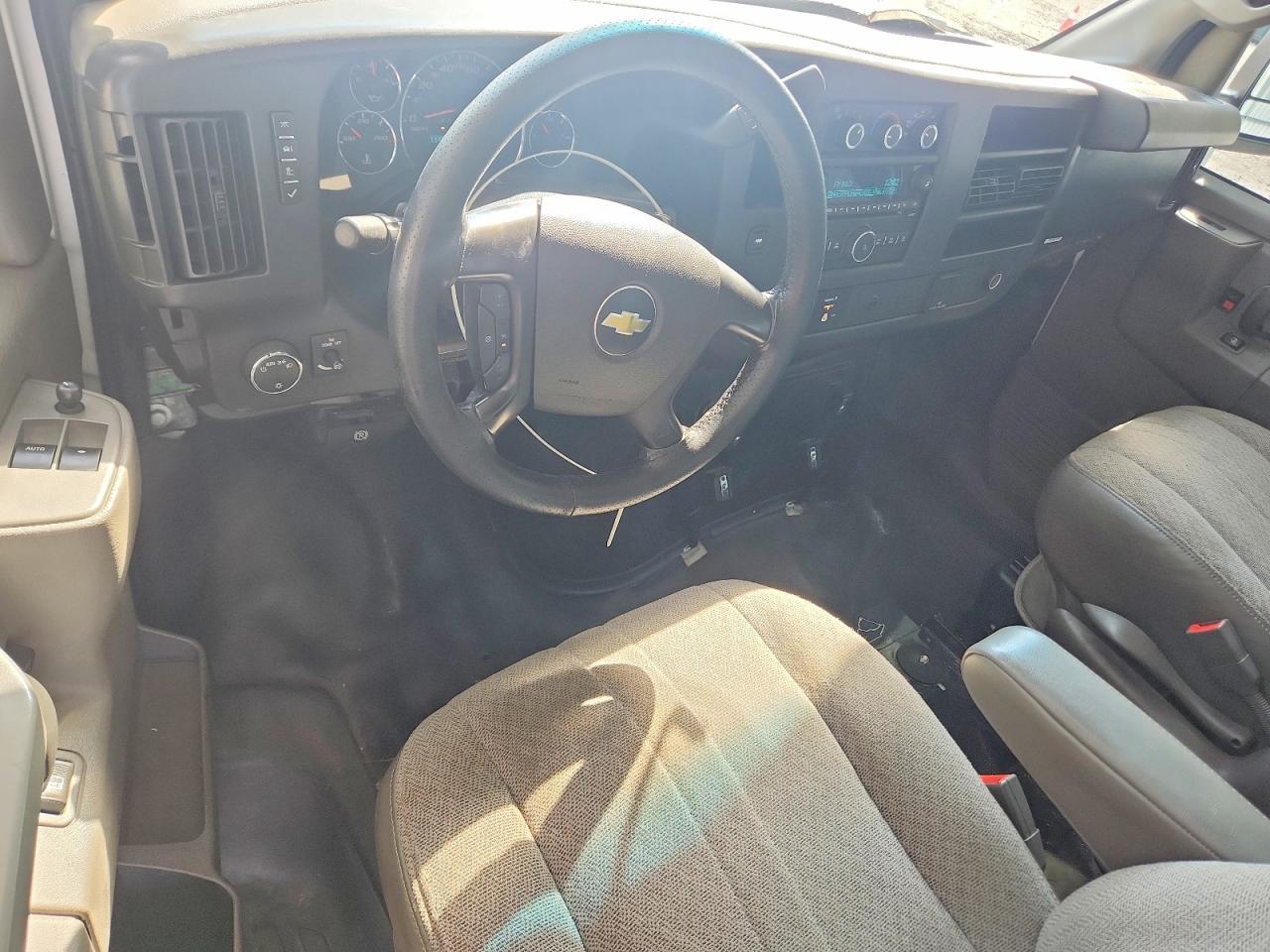 2016 Chevrolet Express G3500 - zdjęcie 8