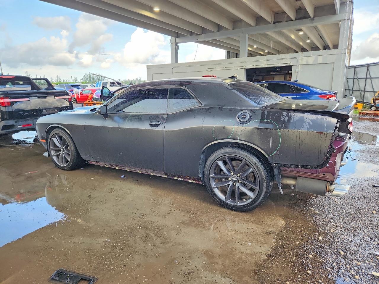 2021 Dodge Challenger Sxt - zdjęcie 2