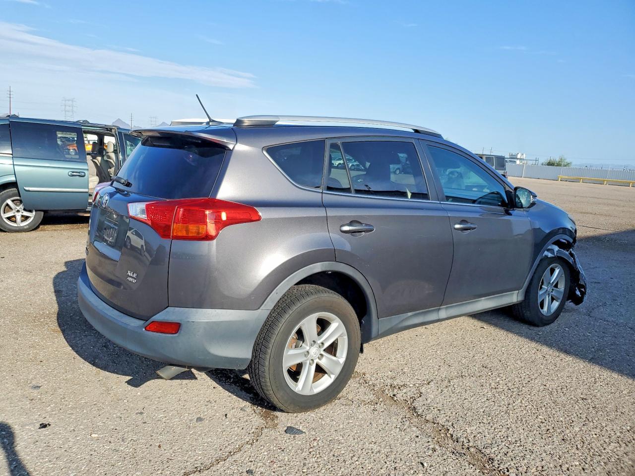 2014 Toyota Rav4 Xle - zdjęcie 3