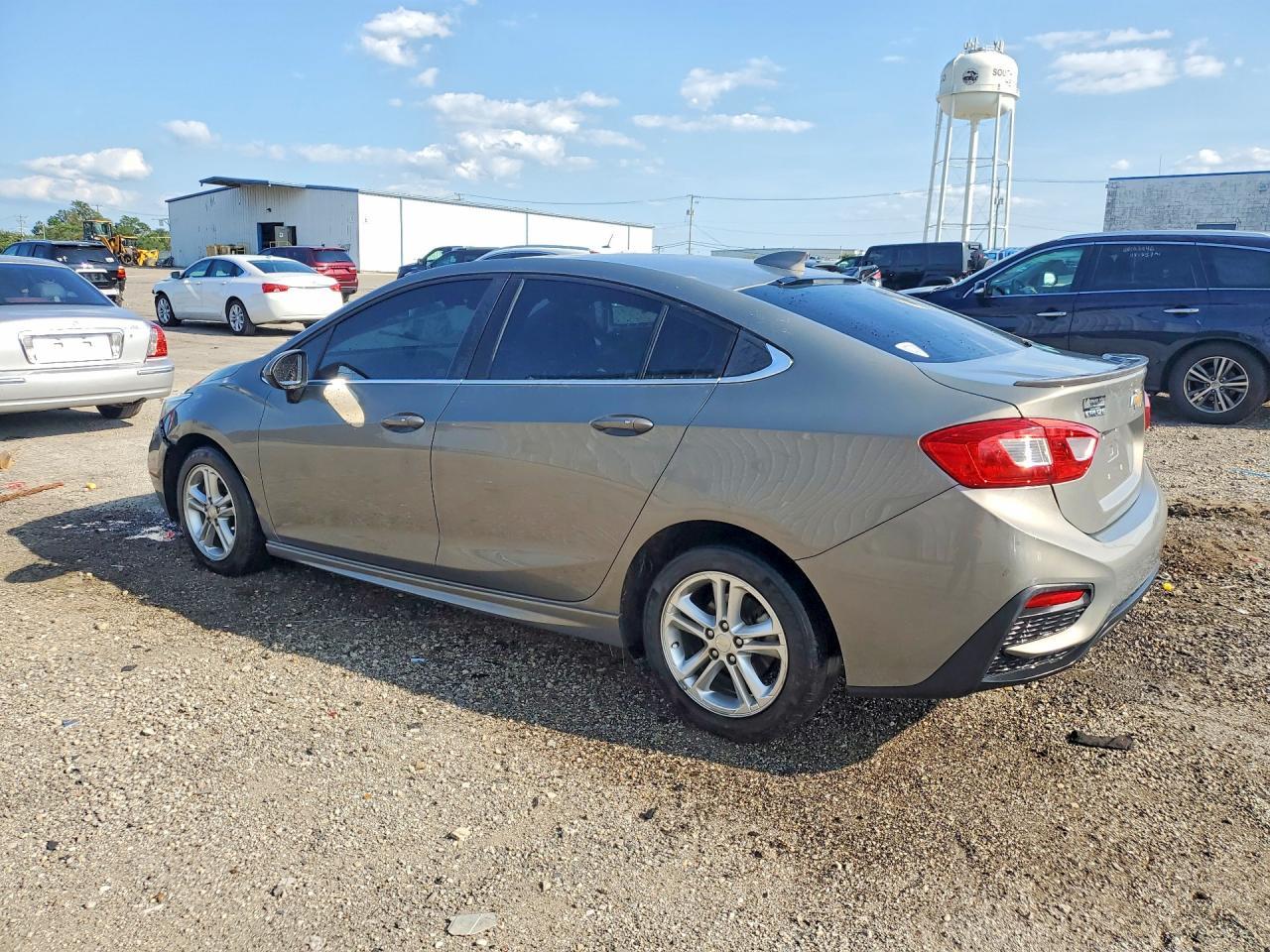 2017 Chevrolet Cruze Lt - zdjęcie 2