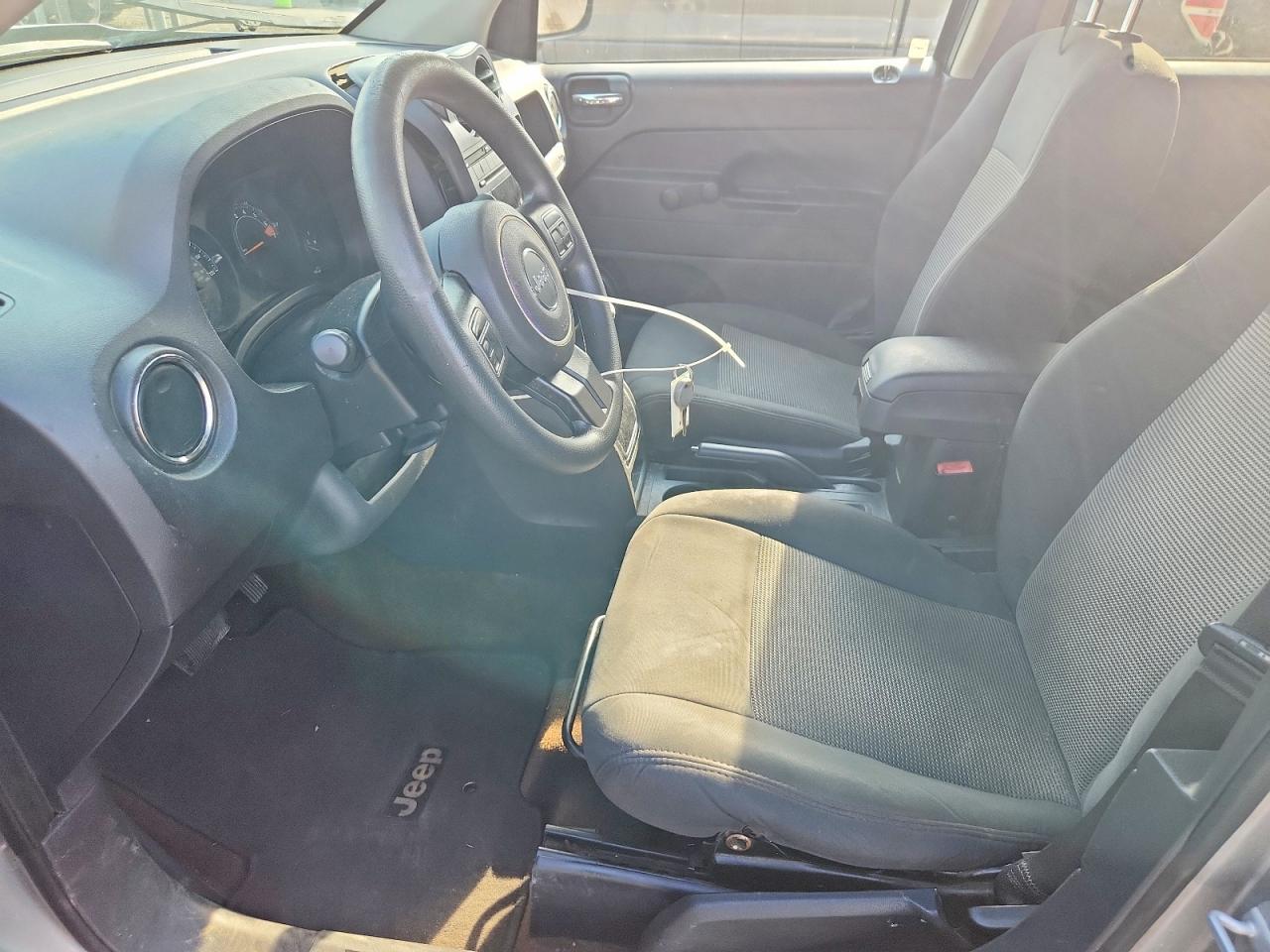 2014 Jeep Compass Sport - zdjęcie 7