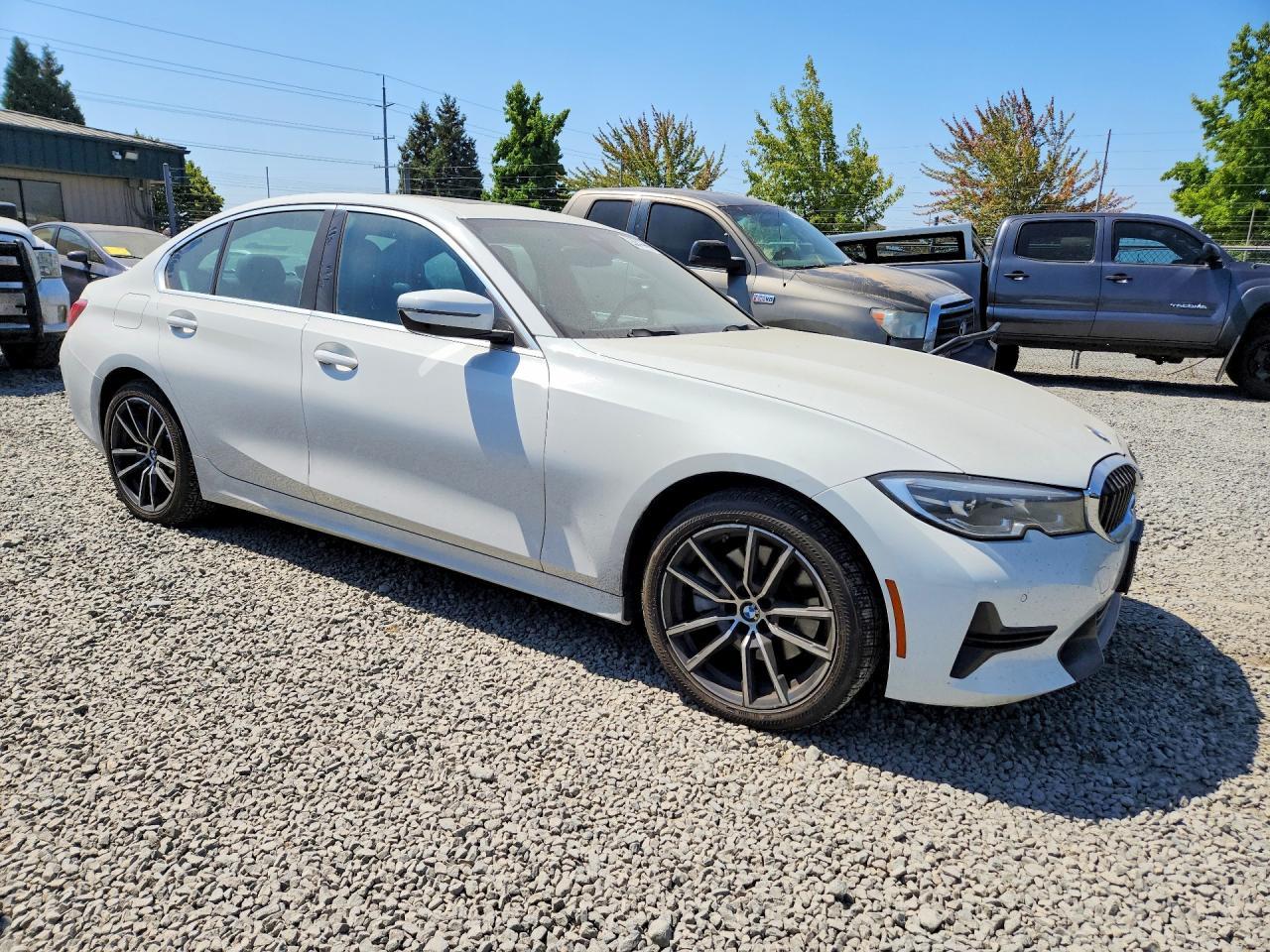 2020 BMW Seria 3 330i - zdjęcie 4
