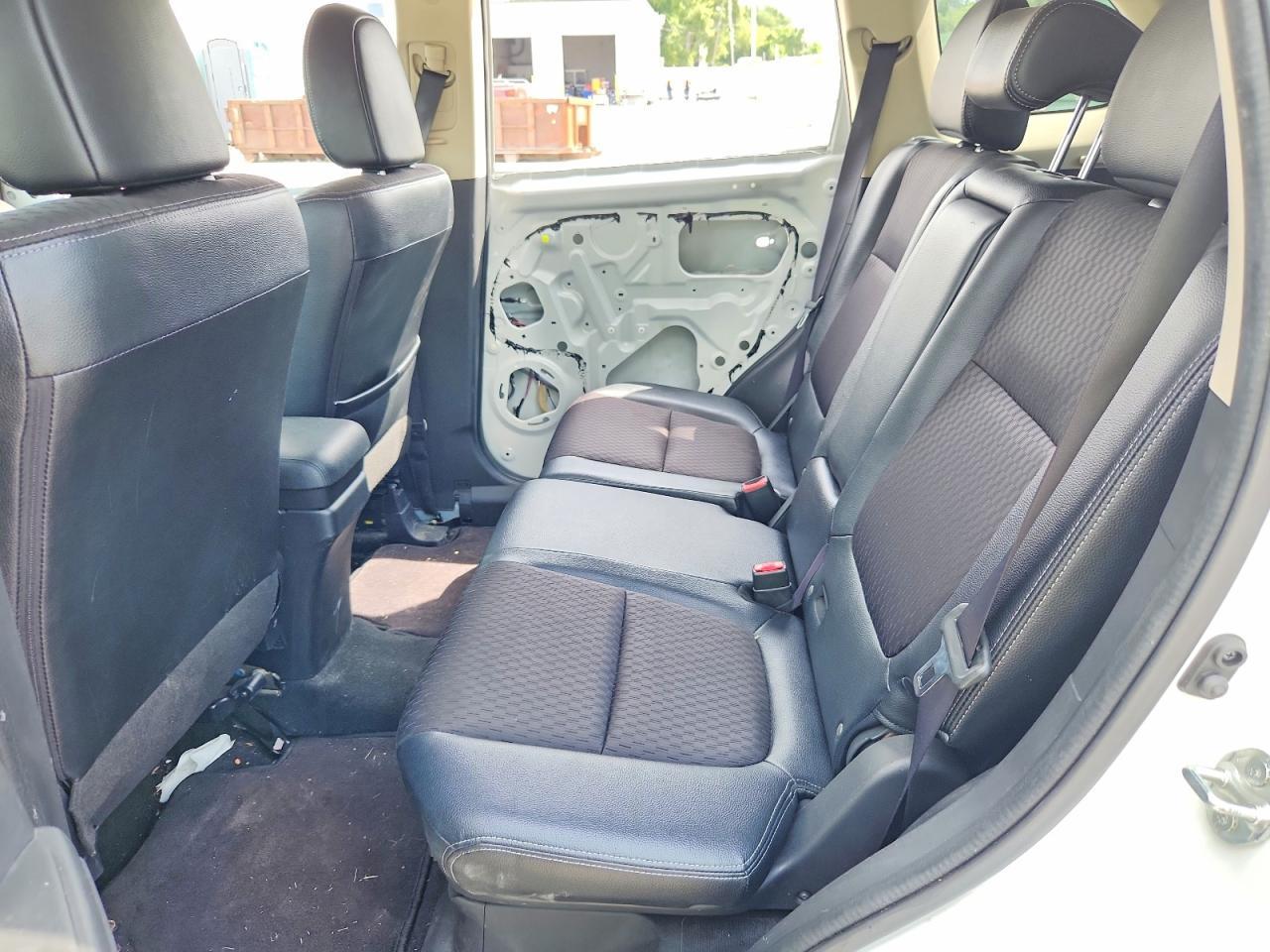 2015 Mitsubishi Outlander Se - zdjęcie 11
