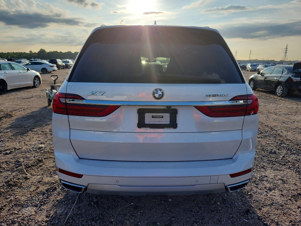 2021 BMW X7 xDrive40I - zdjęcie 6