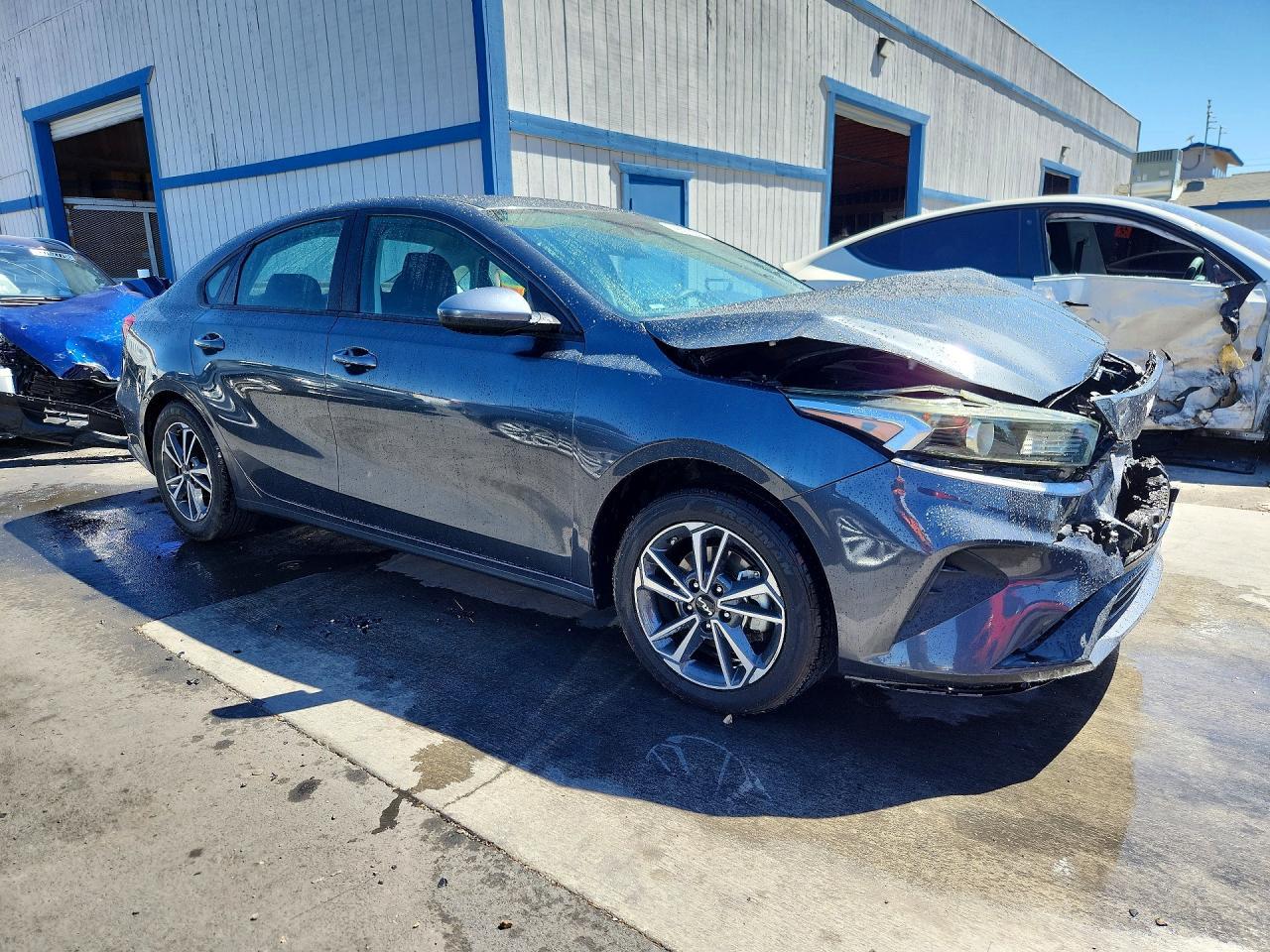 2023 Kia Forte Lxs - zdjęcie 4