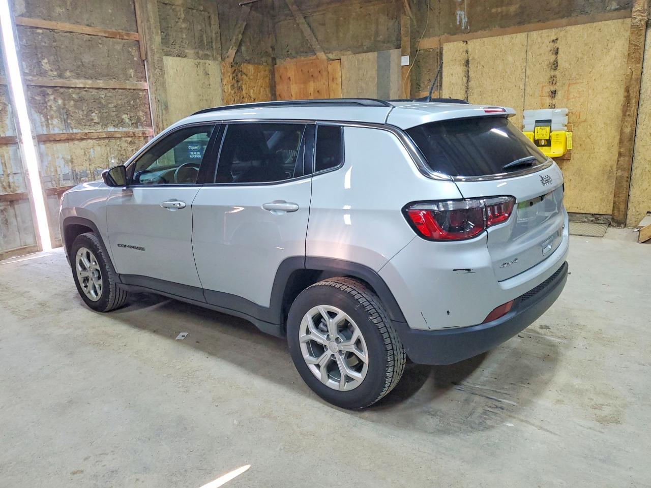 2024 Jeep Compass Latitude - zdjęcie 2