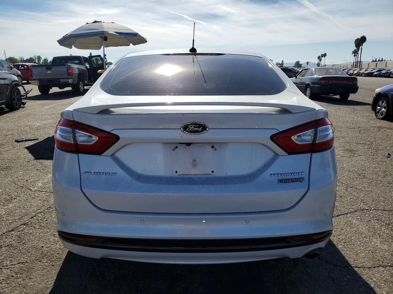 2016 Ford Fusion Titanium Phev - zdjęcie 6