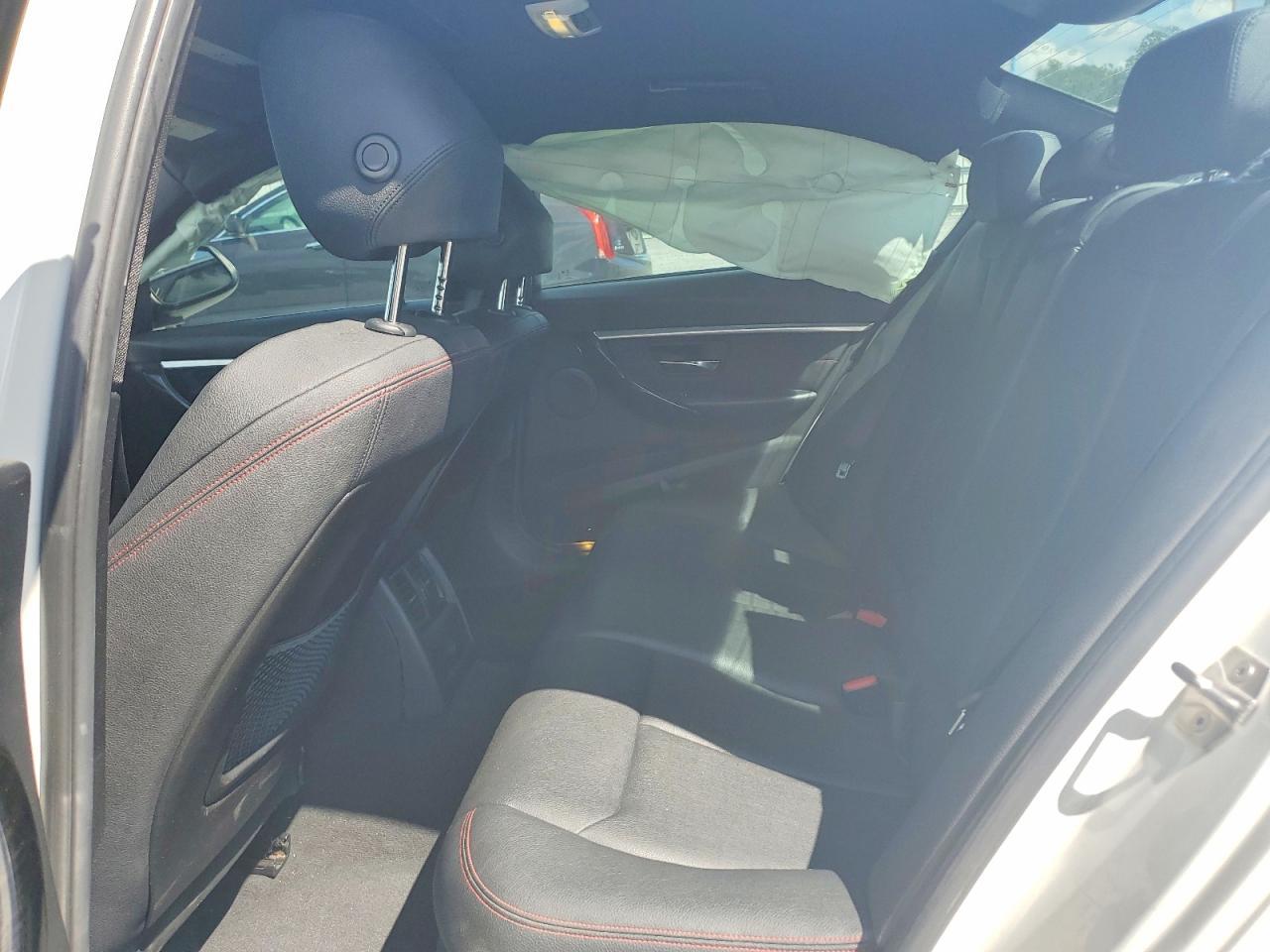 2018 BMW 330 I - zdjęcie 10