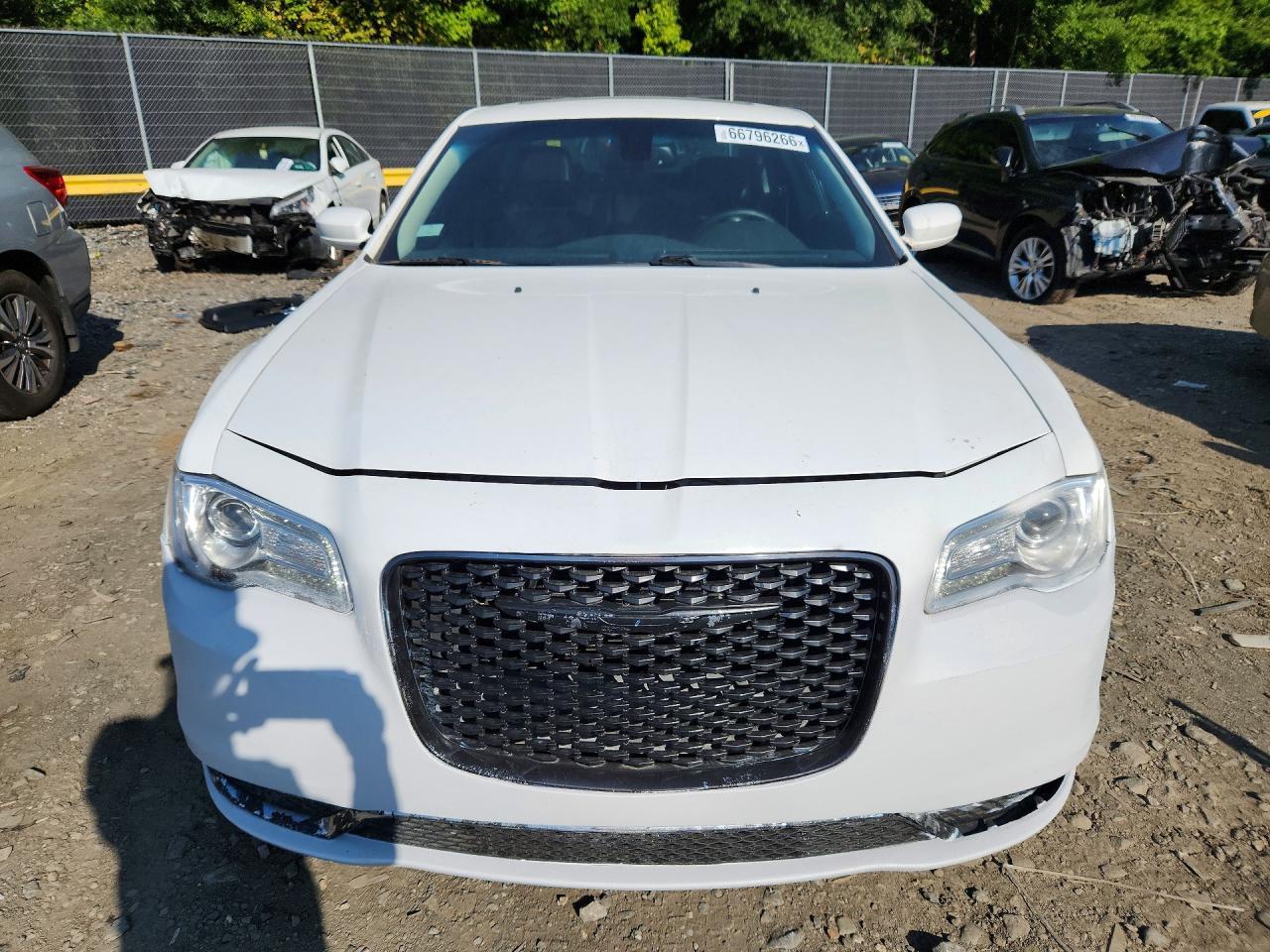 2016 Chrysler 300 Limited - zdjęcie 5