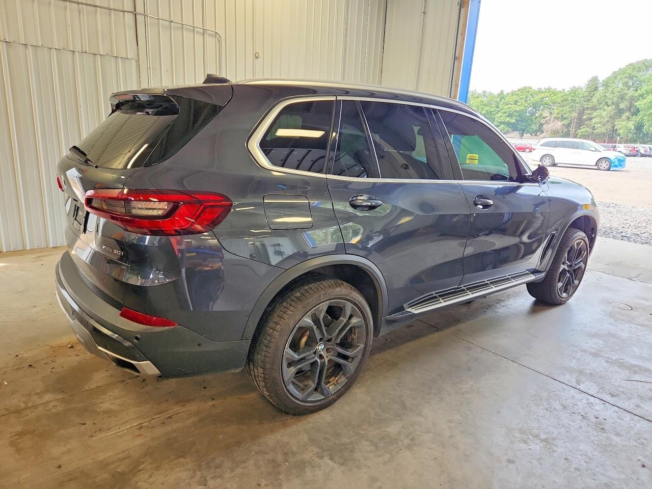2019 BMW X5 xDrive50I - zdjęcie 3