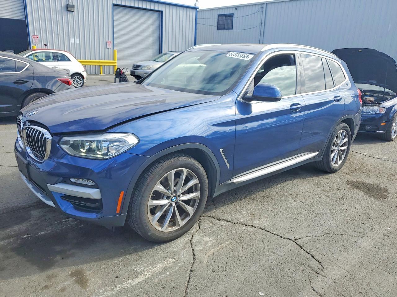 2018 BMW X3 xDrive30I - zdjęcie główne