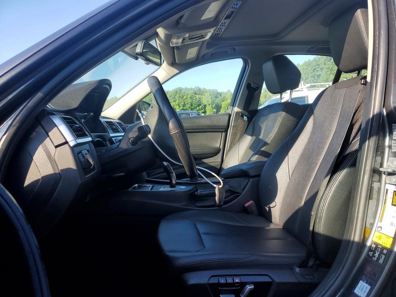 2017 BMW 320 Xi - zdjęcie 7