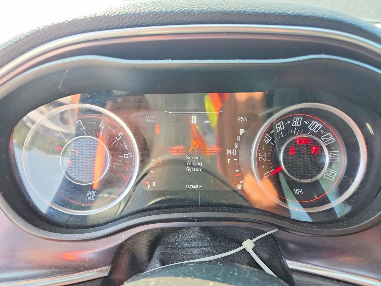2015 Dodge Challenger Sxt - zdjęcie 9