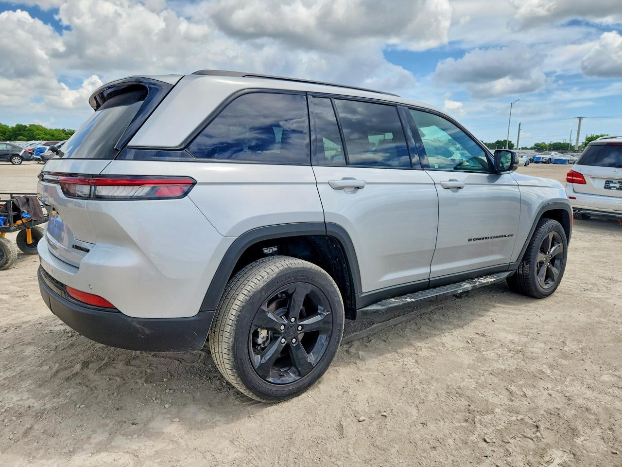 2025 Jeep Grand Cherokee Limited - zdjęcie 3