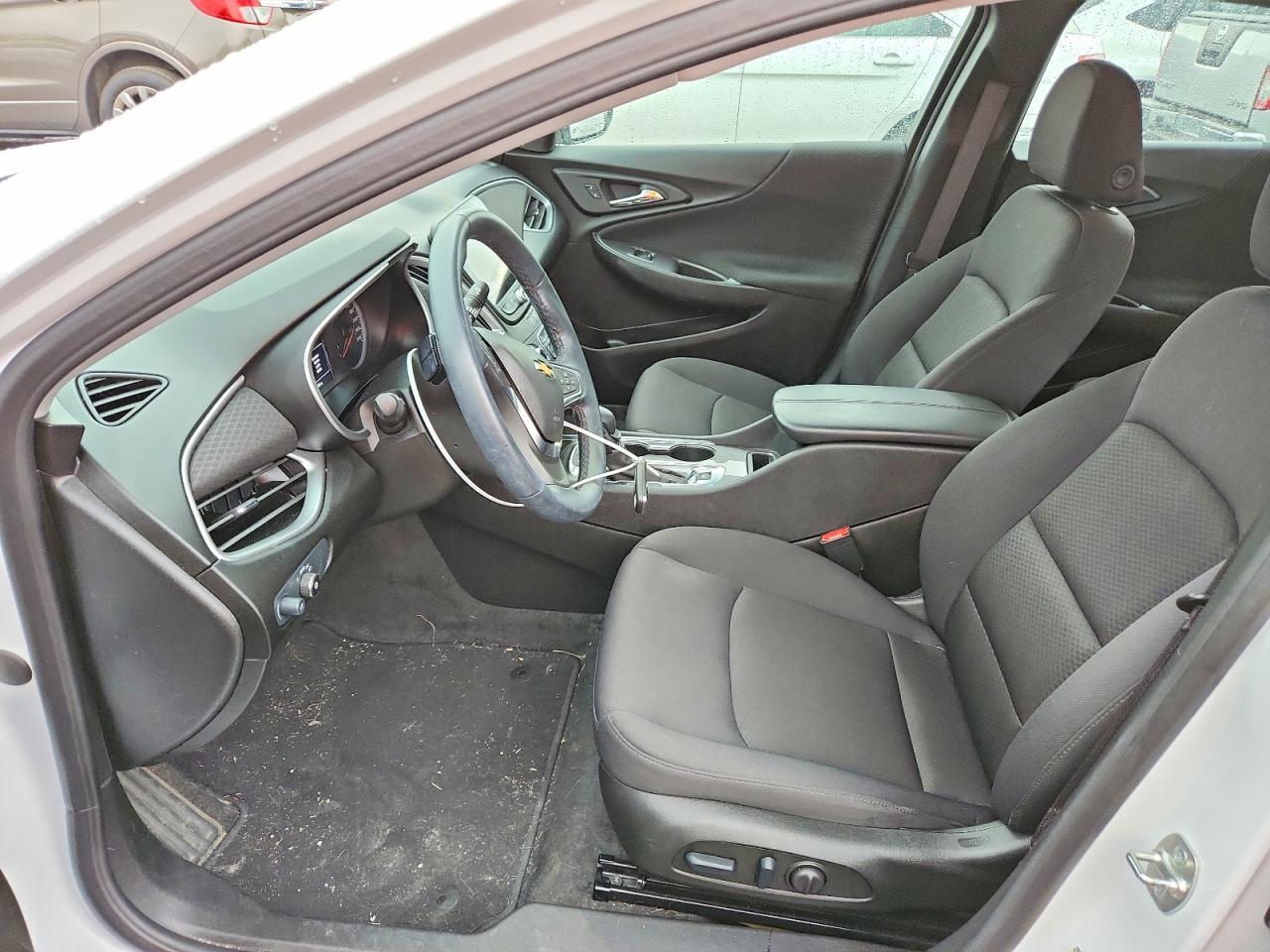 2025 Chevrolet Malibu Lt - zdjęcie 7