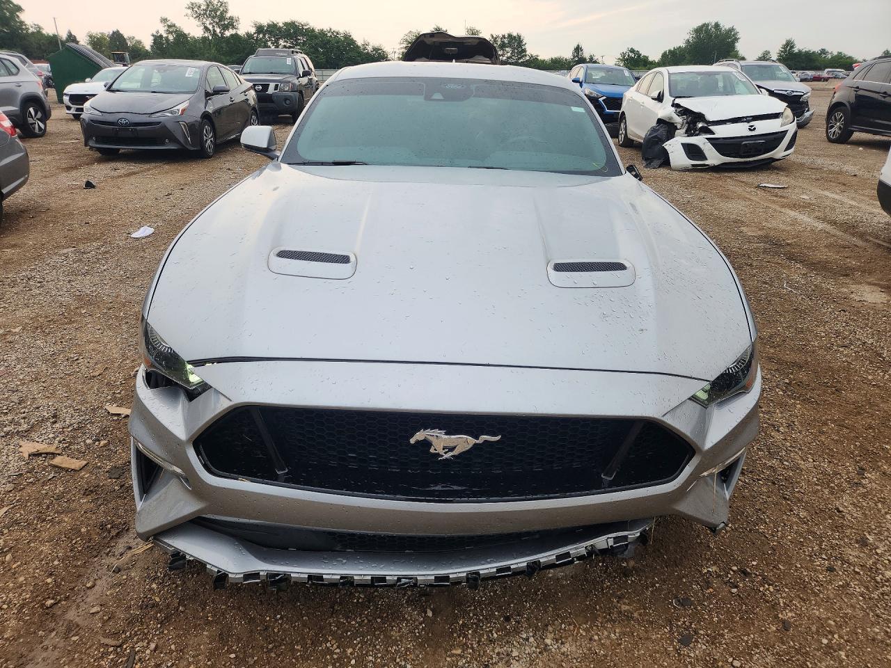 2021 Ford Mustang Gt - zdjęcie 5
