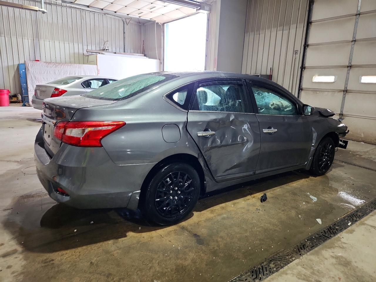 2018 Nissan Sentra S - zdjęcie 3