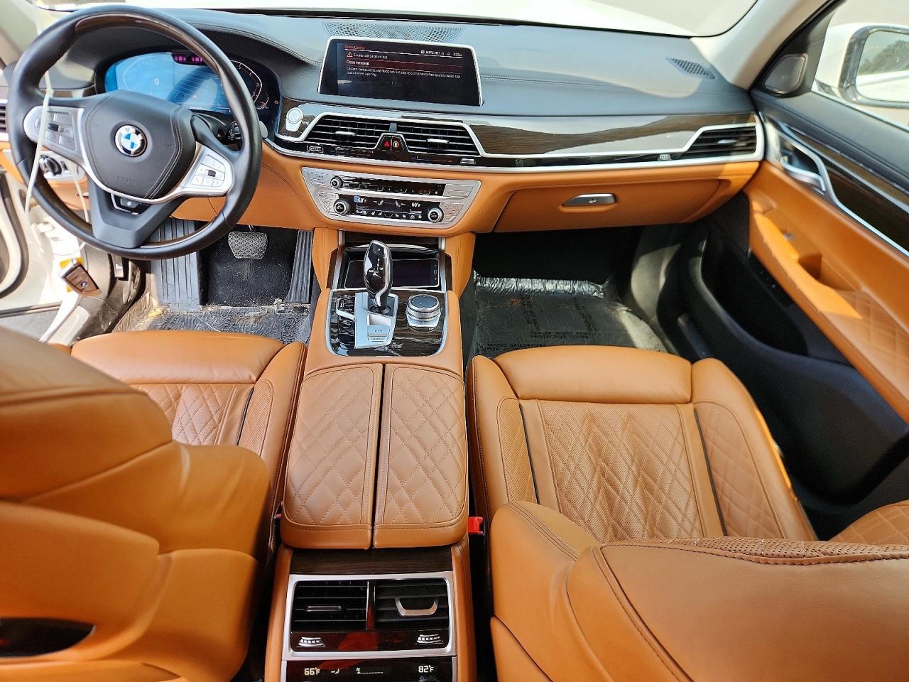 2021 BMW Seria 7 750i - zdjęcie 8