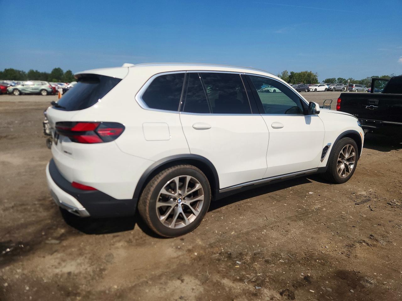 2025 BMW X5 xDrive40I - zdjęcie 3