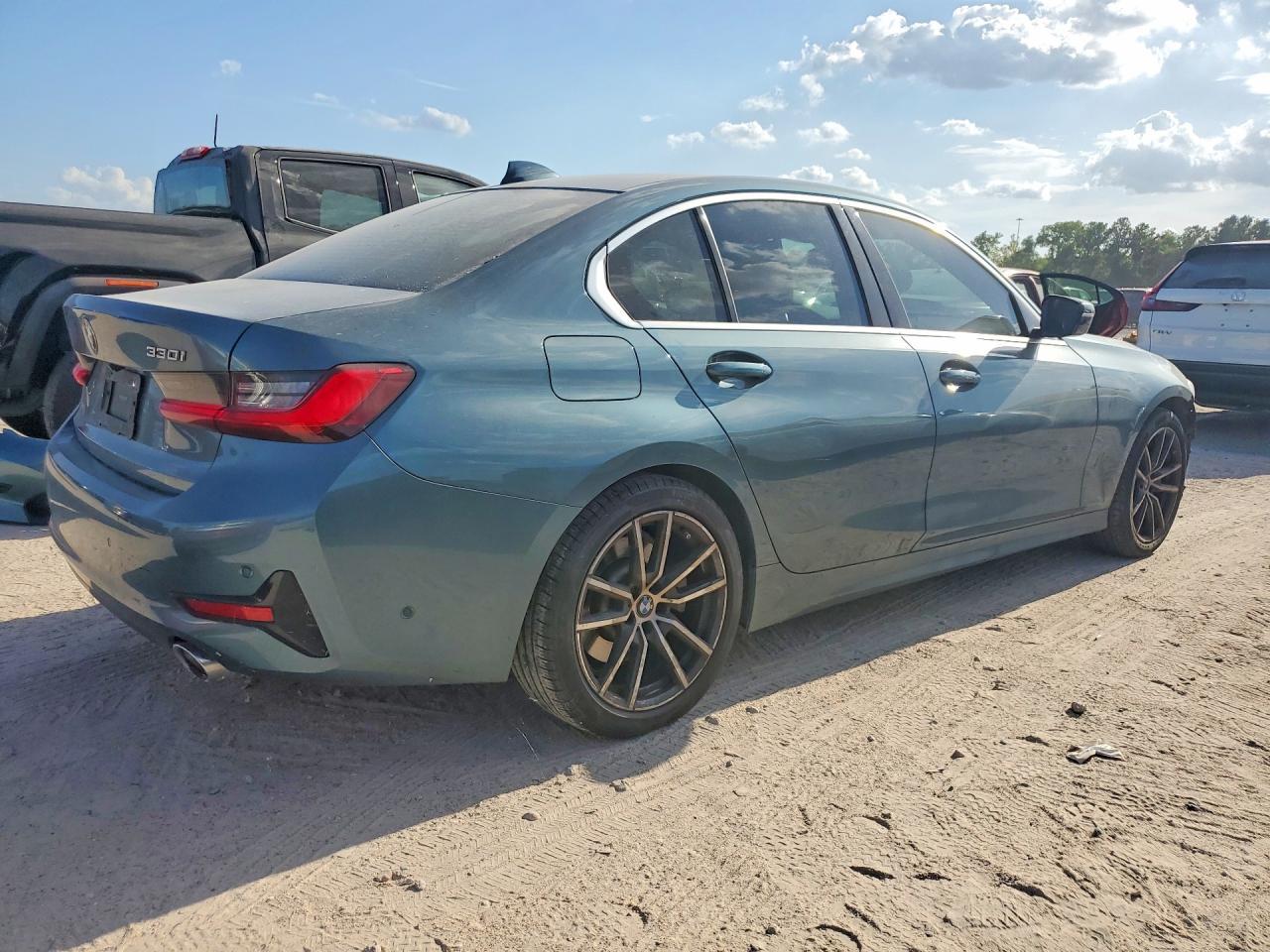 2021 BMW 330I - zdjęcie 3