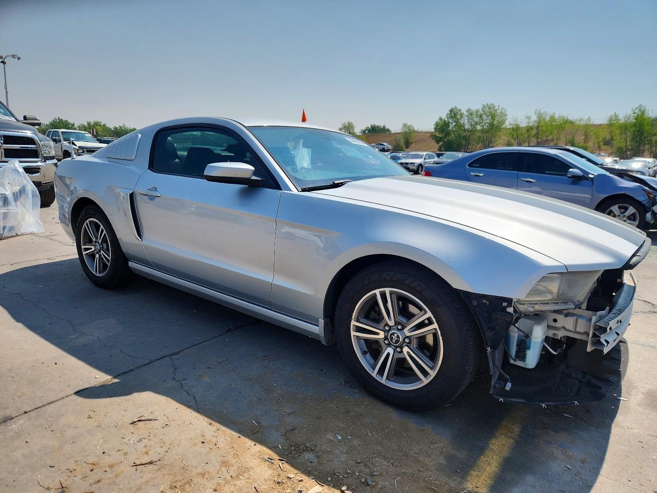 2013 Ford Mustang - zdjęcie 4