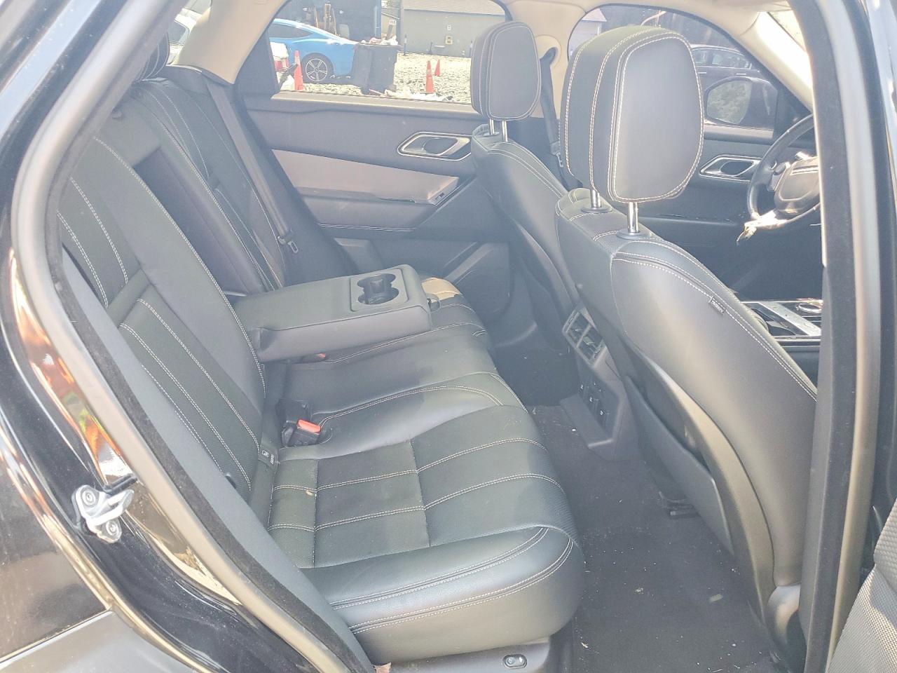 2018 Land Rover Range Rover Velar S - zdjęcie 11