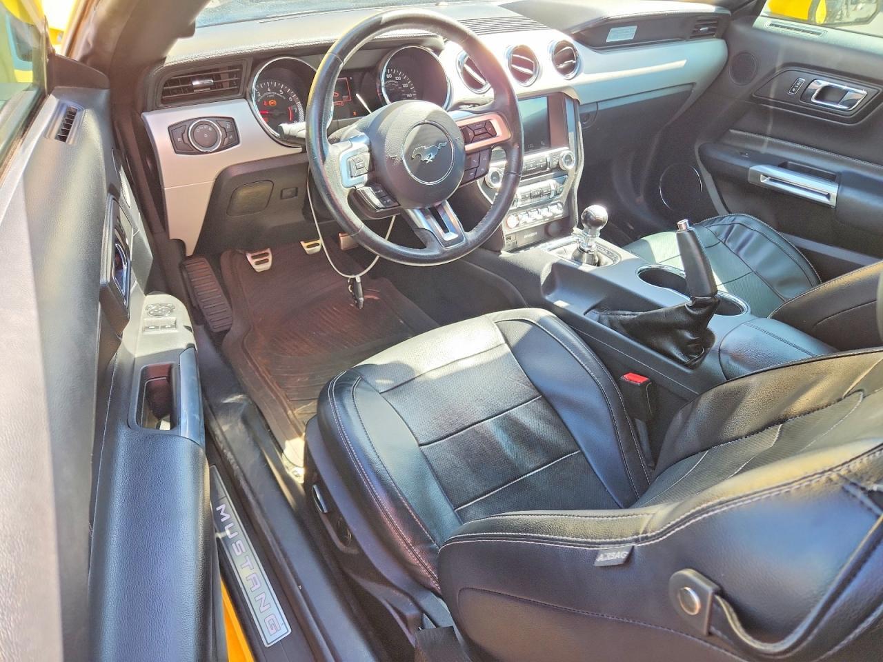 2017 Ford Mustang - zdjęcie 8