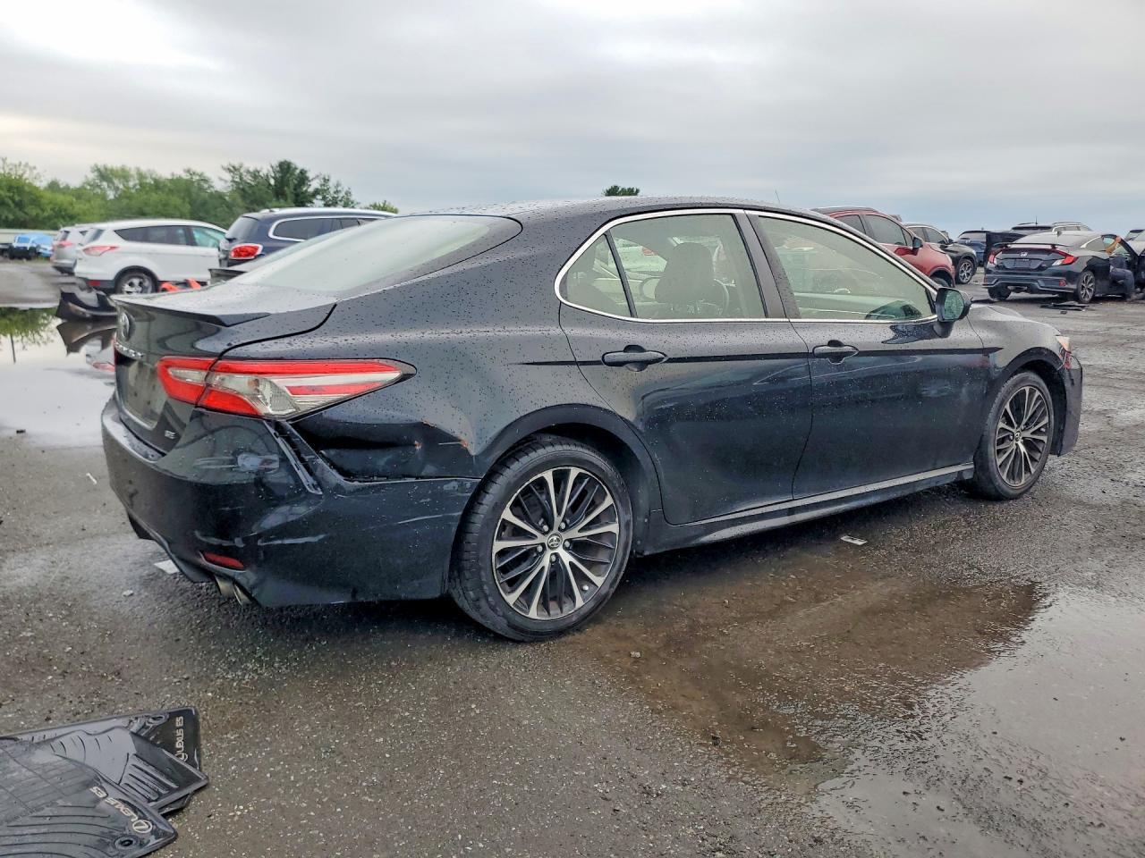 2018 Toyota Camry Se - zdjęcie 3