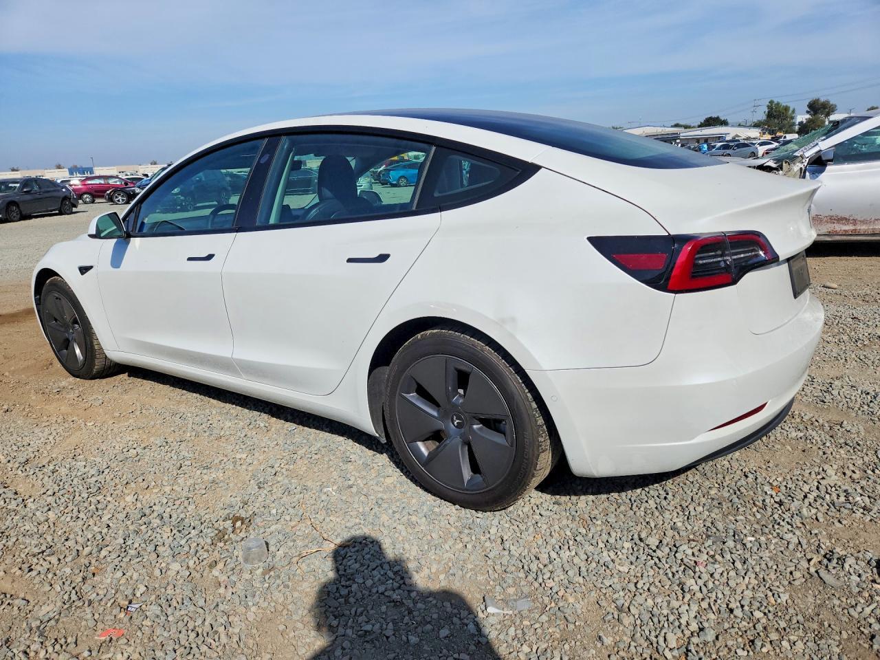 2021 Tesla Model 3 - zdjęcie 2