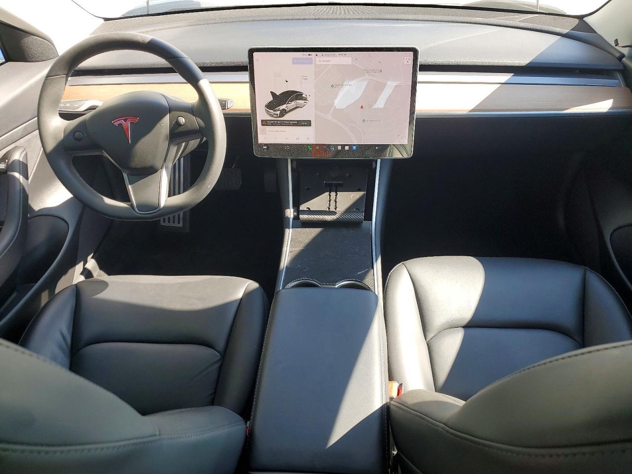 2020 Tesla Model 3 - zdjęcie 8