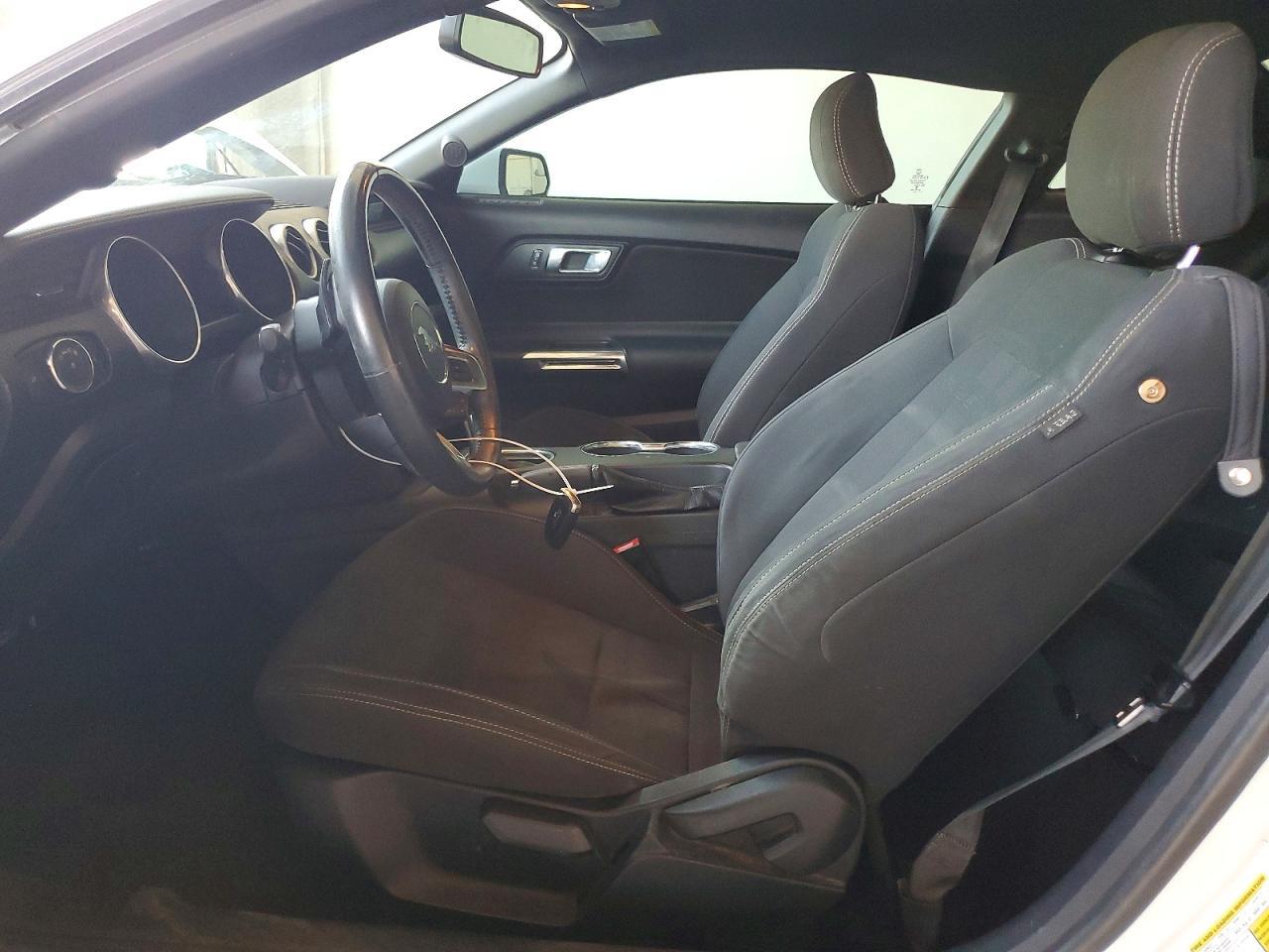 2018 Ford Mustang - zdjęcie 7