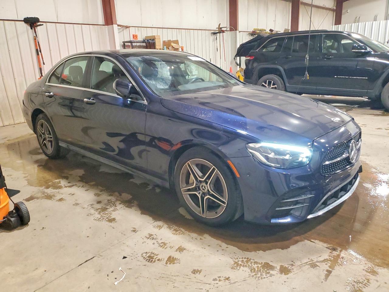 2023 Mercedes-Benz E 350 4Matic - zdjęcie 4