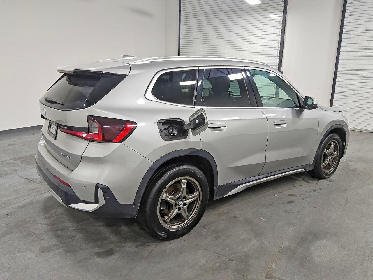 2025 BMW X1 xDrive28I - zdjęcie 3