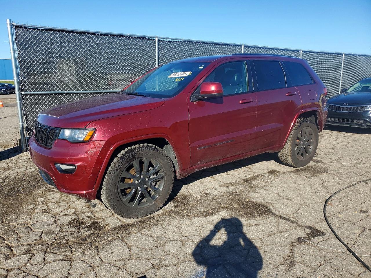 2021 Jeep Grand Cherokee Laredo - zdjęcie główne